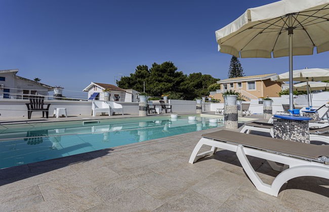SMALL LUXURY APARTMENT WITH POOL - Foto 15