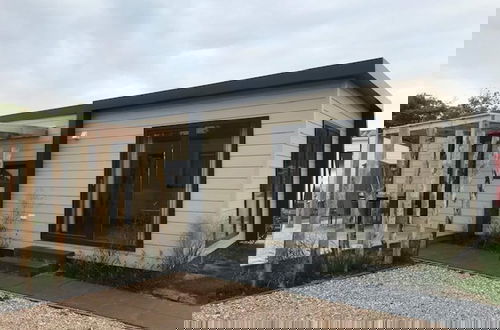 Foto 33 - Comfortable Chalet With Microwave, on a Holiday Park 1 km. From the Beach