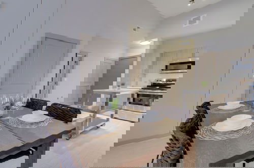 Foto 13 - Fantastic Condo at Crystal City With Gym