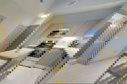 Foto 17 - Fantastic Condo at Crystal City With Gym