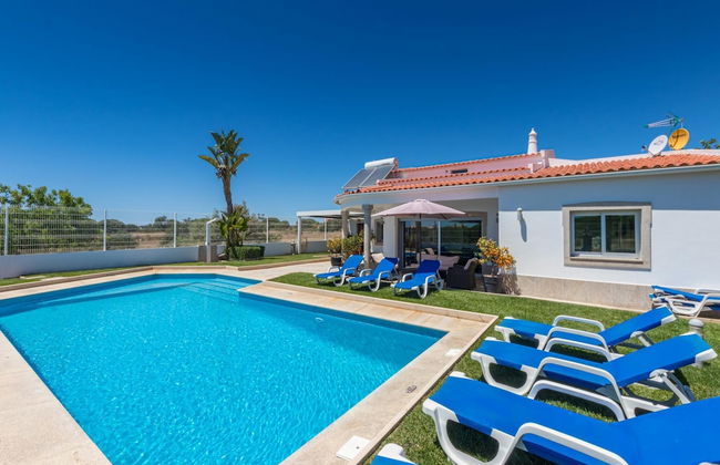 Maria in Albufeira With 6 Bedrooms and 5 Bathrooms - Foto 1