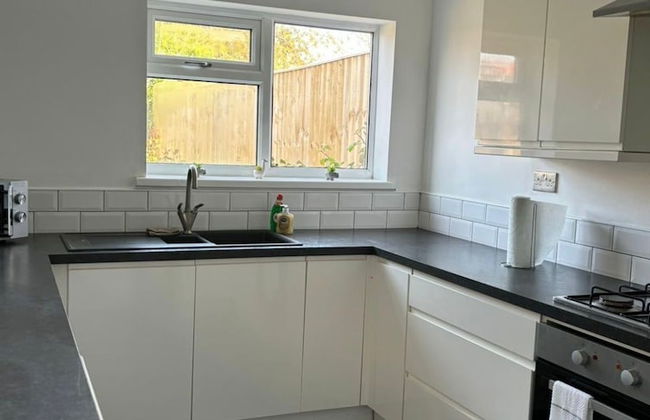 4 Bedroom Refurbished Workers Haven - Foto 7