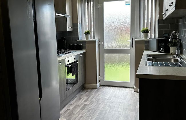 4 Bedroom Refurbished Workers Haven - Foto 11