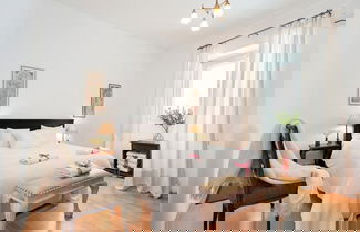 Foto 1 - Bright and Charming 1BR Apt Near Shore