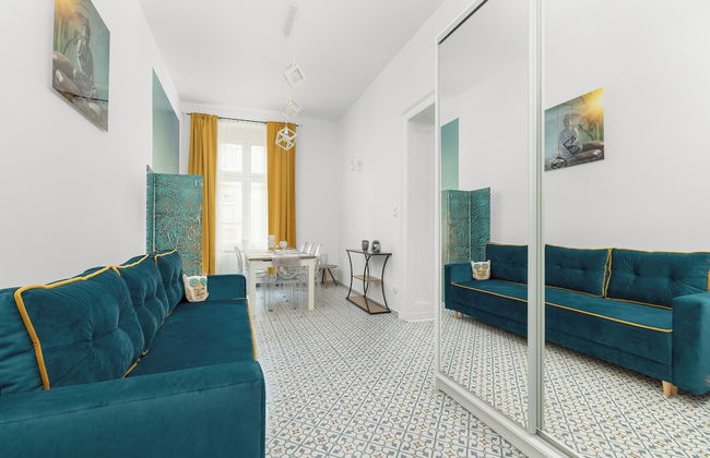 Yellow Apartment in Bytom by Renters - Foto 16