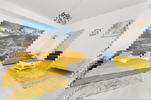 Foto 1 - Yellow Apartment in Bytom by Renters