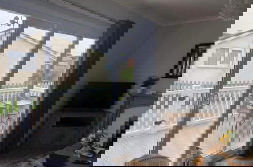 Photo 15 - Seasideescape-2br-sleeps4-parking-petsok-fireplace