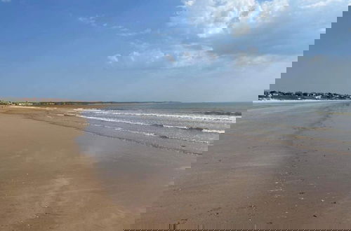 Photo 37 - Seasideescape-2br-sleeps4-parking-petsok-fireplace