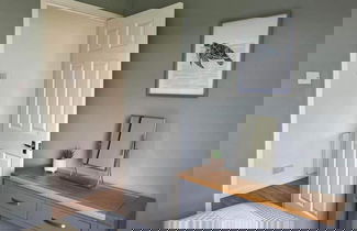 Photo 3 - Seasideescape-2br-sleeps4-parking-petsok-fireplace
