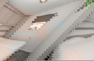 Foto 2 - Modern Lodge With Electric Boat