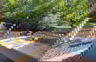 Foto 1 - The Rustic Cottage by Avantstay Hot Tub, Fire Pit, Pool Table 5mins to Town