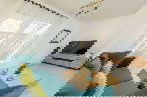 Photo 8 - Paraiso Apartment With Pool by Renters