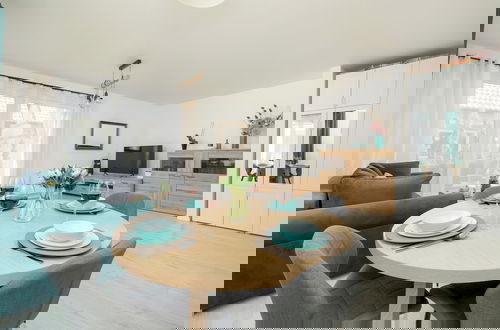 Photo 11 - Paraiso Apartment With Pool by Renters