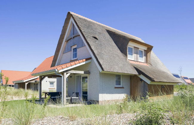 Villa Near Nieuwvliet Beach With Sauna - Foto 1