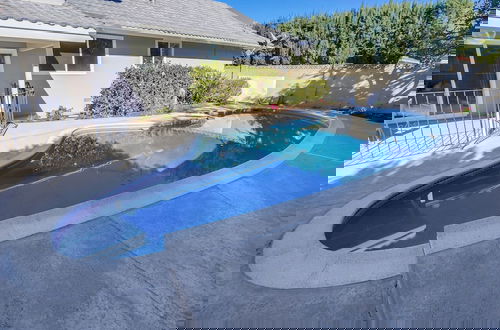Photo 43 - Gorgeous Upgraded 5 Bedroom & 3 Bath Home with pool