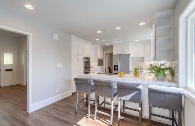 Gorgeous Upgraded 5 Bedroom & 3 Bath Home with pool - Foto 22