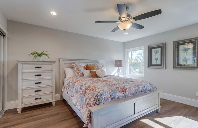 Gorgeous Upgraded 5 Bedroom & 3 Bath Home with pool - Foto 15