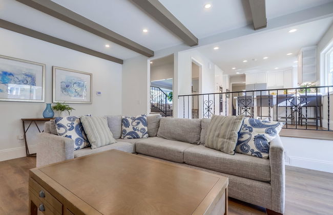Gorgeous Upgraded 5 Bedroom & 3 Bath Home with pool - Foto 24