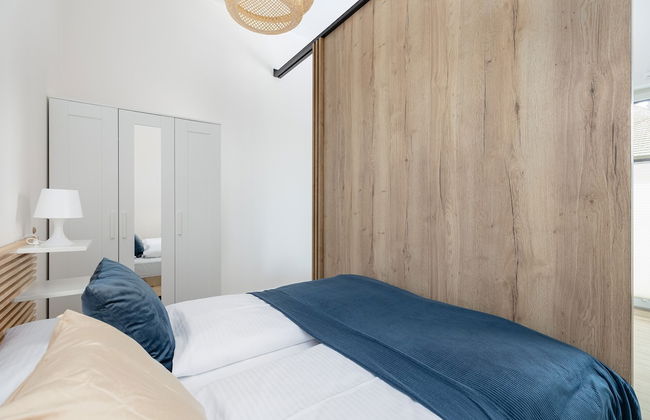 Studio With Terrace by Renters - Photo 3