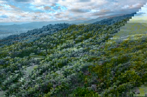 Photo 29 - Mountain Gem by Avantstay Incredible Views