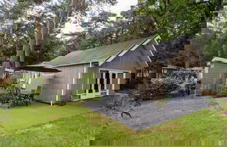 Foto 1 - Atmospheric Lodge With a Deck on the Veluwe