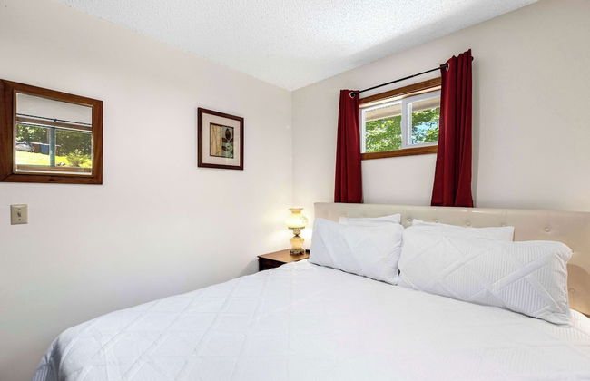 Boondock Bliss - Lakefront, Private Dock Sleeps 15! - Foto 5