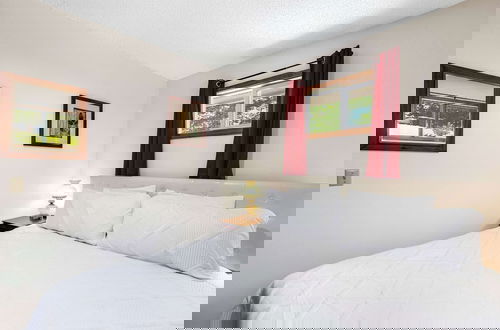 Foto 5 - Boondock Bliss - Lakefront, Private Dock Sleeps 15!