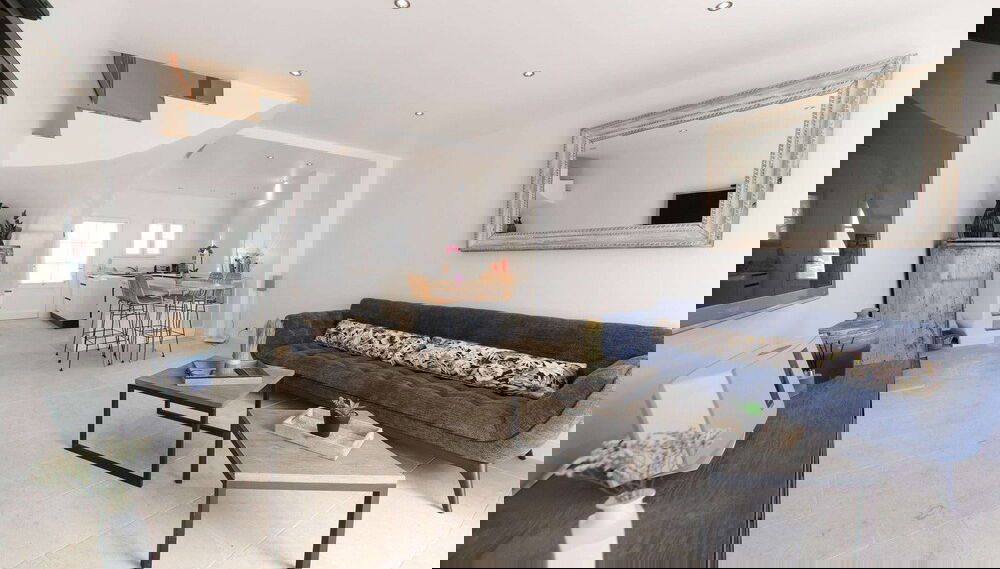 Primary image