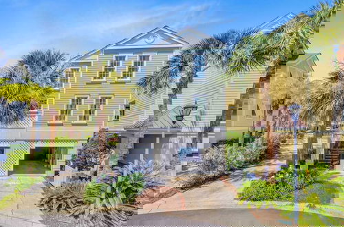 Photo 1 - 56 Grand Pavilion by Avantstay Oceanfront Deck + Views, Community Pool