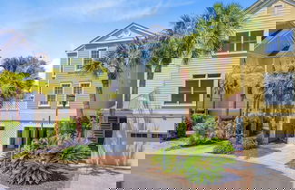 Photo 3 - 56 Grand Pavilion by Avantstay Oceanfront Deck + Views, Community Pool