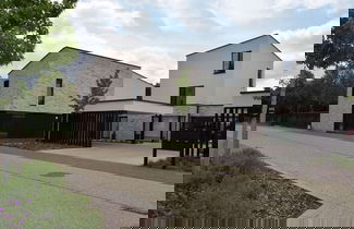 Foto 1 - Modern Holiday Home in Maasmechelen With Sauna
