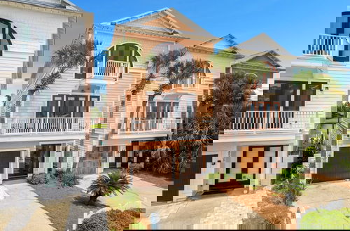 Foto 58 - Beach Bay Getaway! Bayfront 4BR 4BA House Sleeps 12 Private Pool Boat Dock