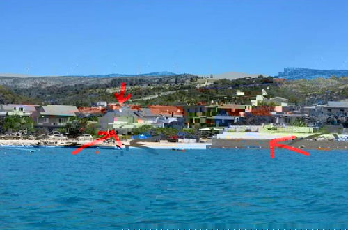 Foto 1 - Beachside Apartment - Sleeps 5, Parking & Views