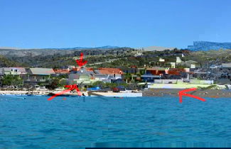 Foto 1 - Beachside Apartment - Sleeps 5, Parking & Views