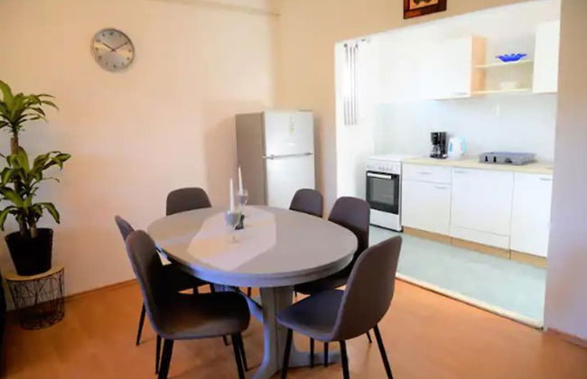 Beachside Apartment - Sleeps 5, Parking & Views - Foto 19