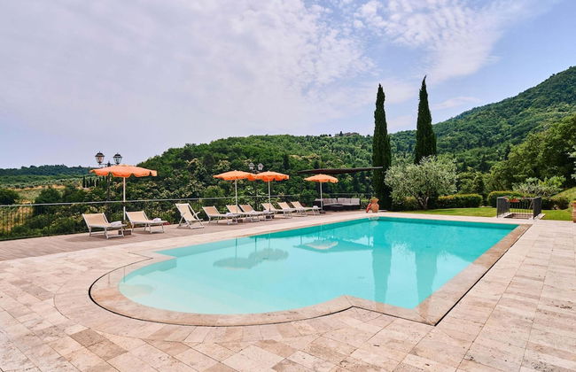 Farmhouse in Chianti With Pool and Garden - Foto 18