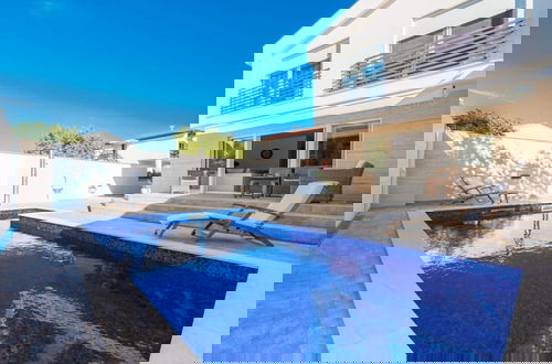 Foto 1 - Ema With Pool & Sauna