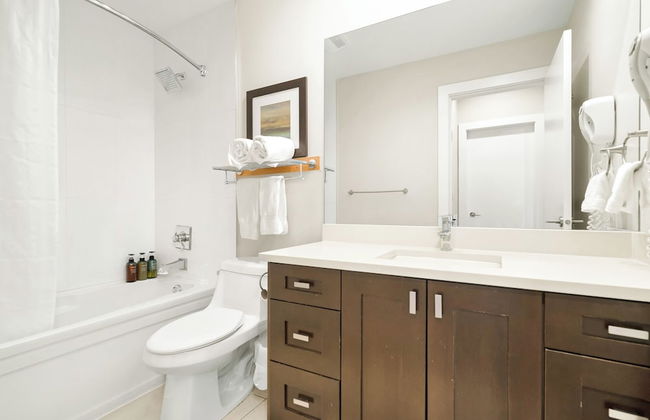 Lakefront Lux 2BR Symphony Of Comfort - Foto 40