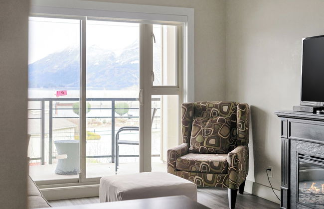 Lakefront Lux 2BR Symphony Of Comfort - Foto 21
