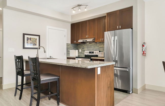 Lakefront Lux 2BR Symphony Of Comfort - Foto 14