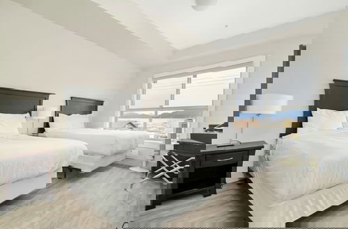 Foto 6 - Lakefront Lux 2BR Symphony Of Comfort