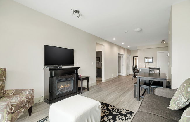 Lakefront Lux 2BR Symphony Of Comfort - Foto 17