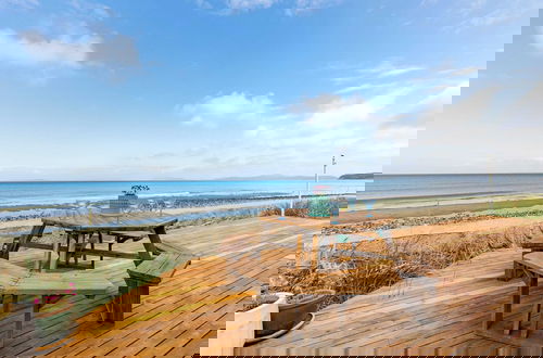 Foto 34 - West Beach Wonderland by Avantstay Waterfront