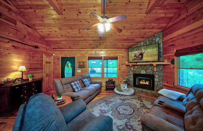 2 Bedroom Home in Ellijay! Private Hot Tub and Sunset Views - Foto 18