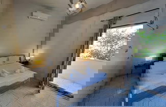 Photo 3 - Cozy 1 Bd Apt in Therisos with Balcony