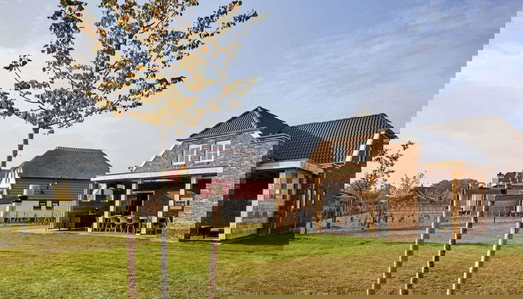 Foto 1 - Spacious Holiday Home With a Covered Terrace