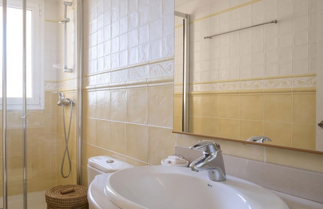 Elegant Villa in Calafell With Swimming Pool - Photo 20
