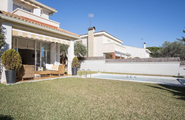 Elegant Villa in Calafell With Swimming Pool - Photo 32