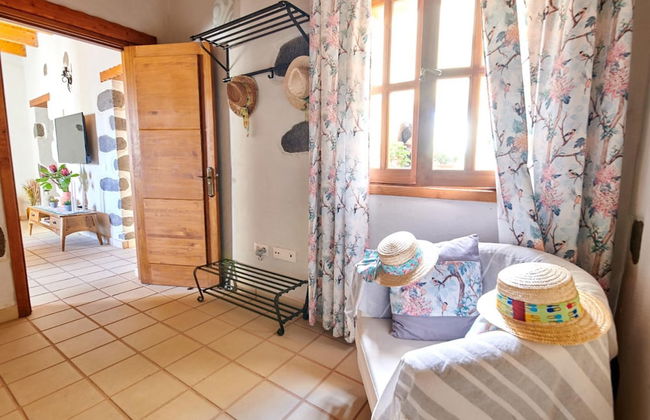 Authentic Holiday Home, Ground Floor Level, With Private Pool and Large Terrace - Foto 12