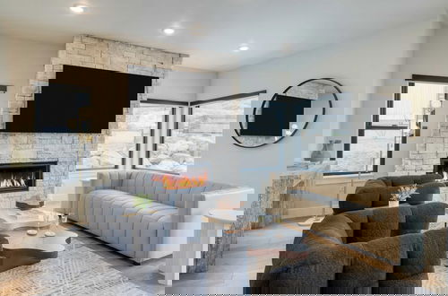 Foto 6 - Ski La Vie by Avantstay Hot Tub + Game Room, Near the Ski Slopes